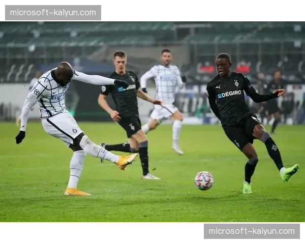 巴黎边路爆点战术奏效，阿什拉夫两助攻撕破蓝军防线