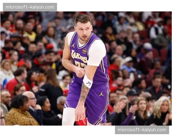 湖人申诉东契奇技犯判罚 要求对比塔泽行为进行复查 湖人申诉东契奇技犯判罚 要求对比塔泽行为进行复查